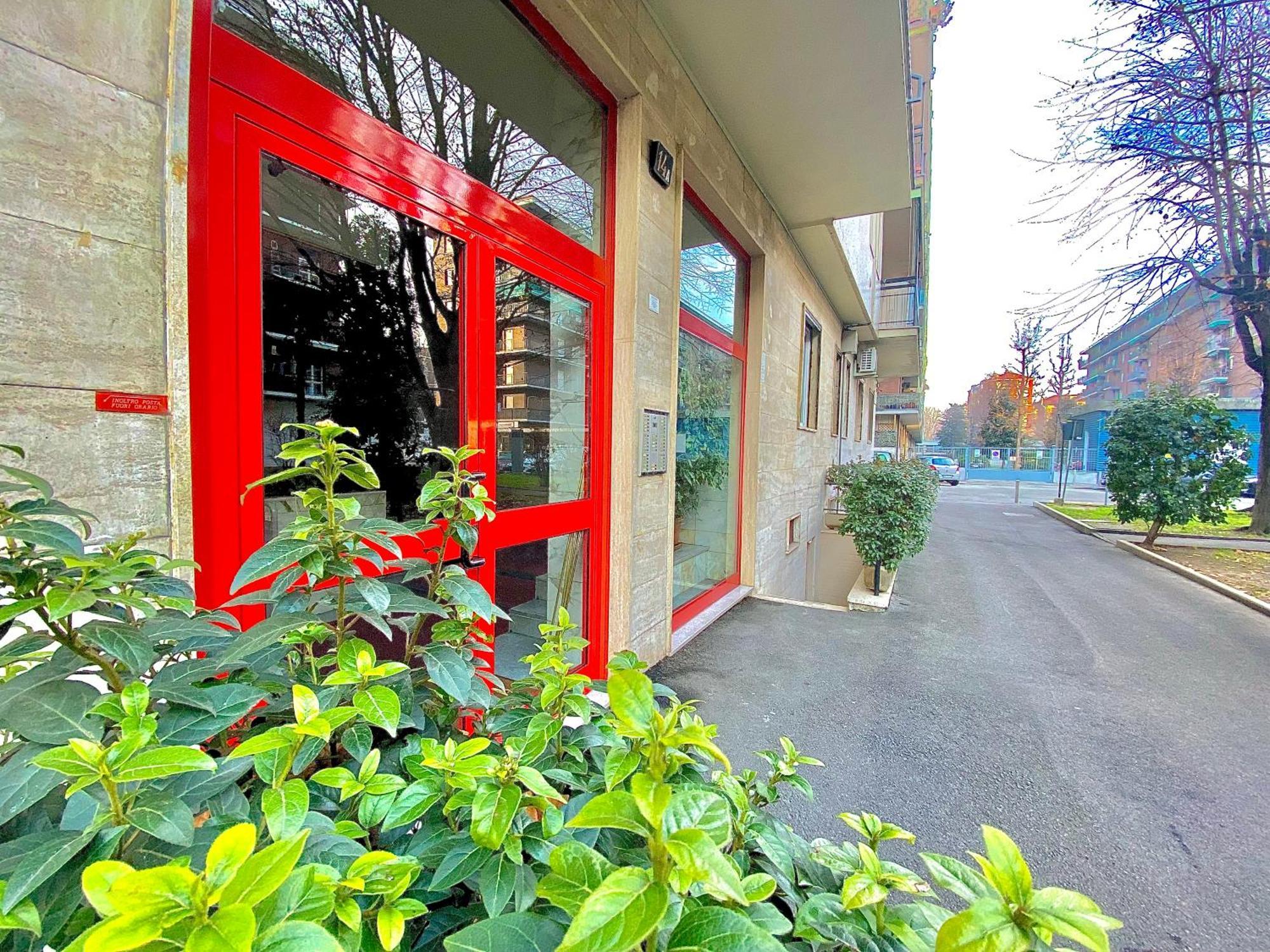 Home Fr Milan Bagian luar foto