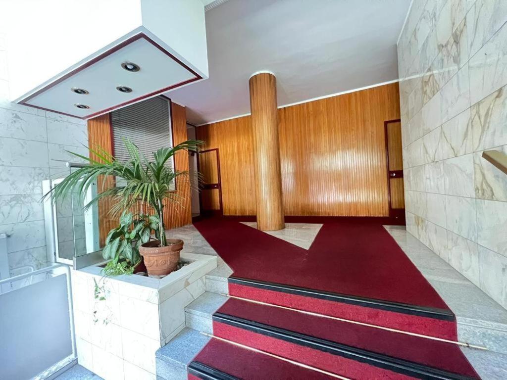 Home Fr Milan Bagian luar foto