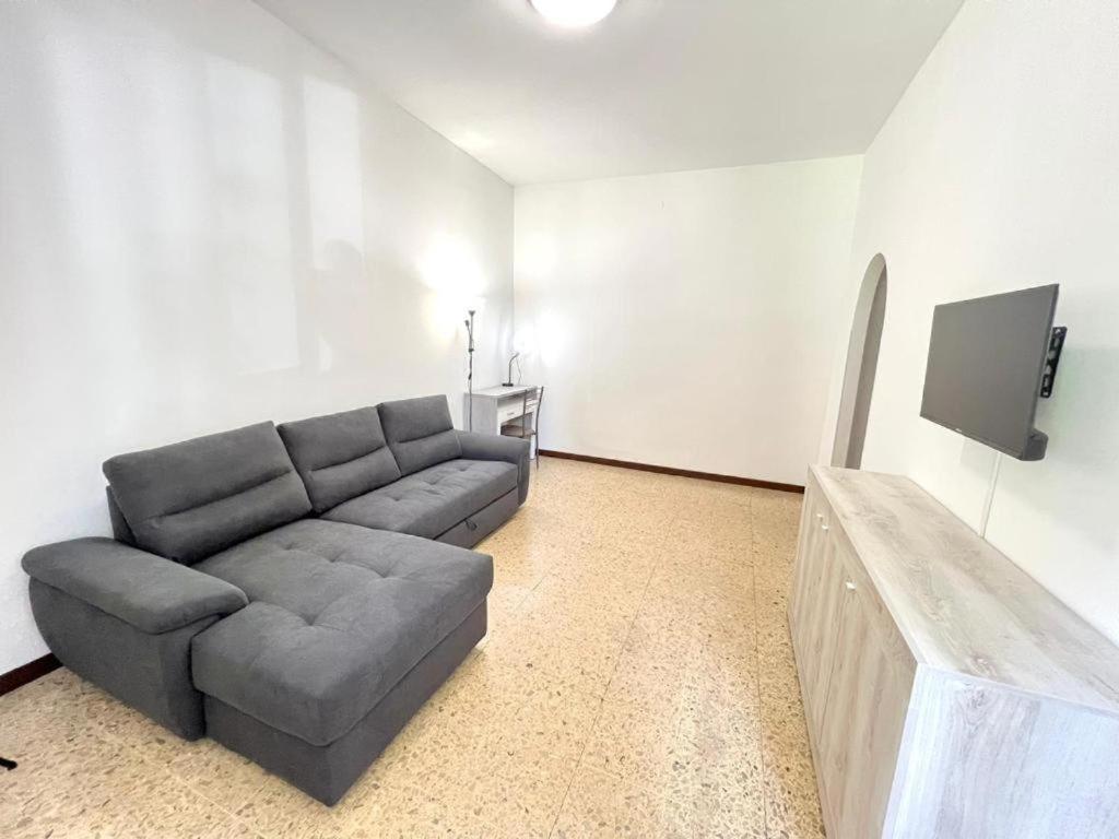 Home Fr Milan Bagian luar foto